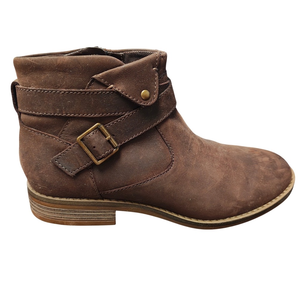 Clarks Womens Brown Leather Ankle Boots Buckle Strap Booties Size 7.5 M